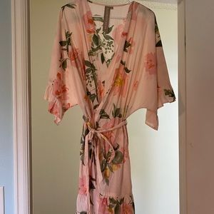 Plum Pretty Sugar Floral Robe - NWOT, XL